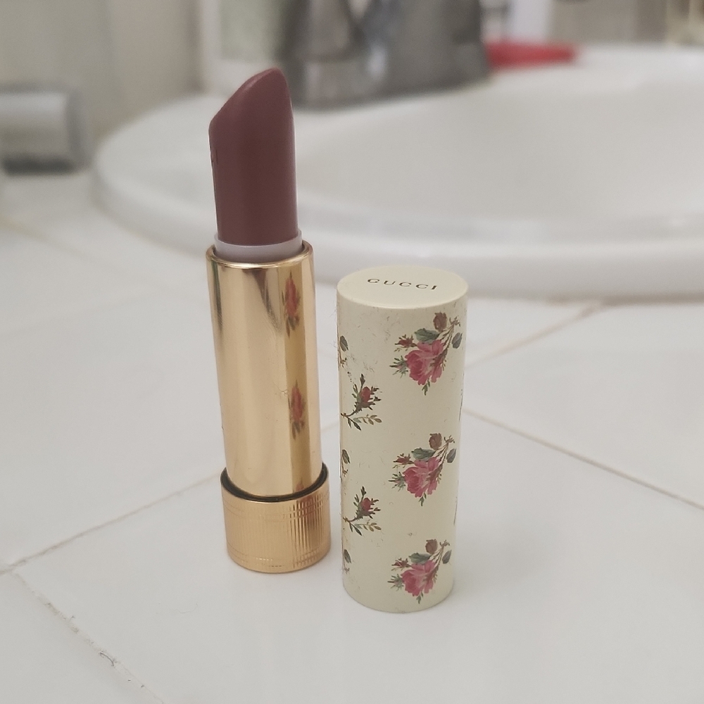 Gucci Rouge A levres Voile Lipstick